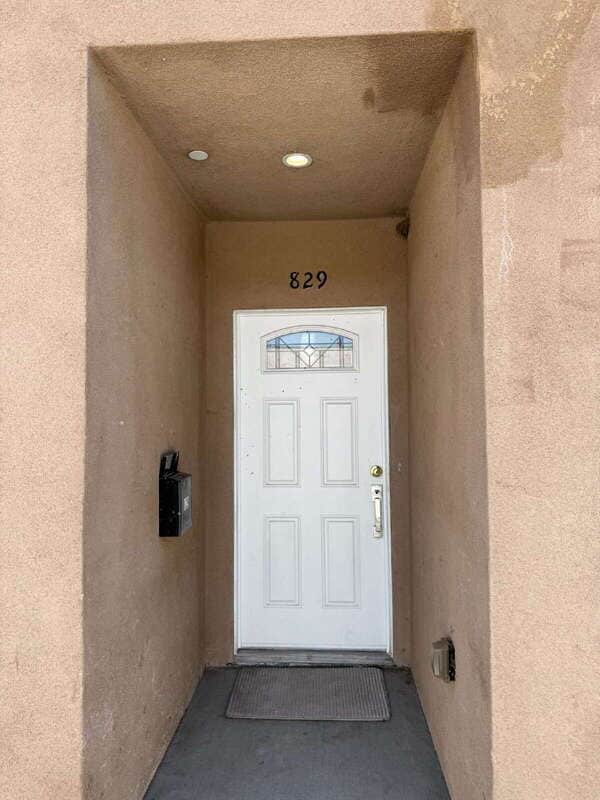 Building Photo - 829 E 74th St