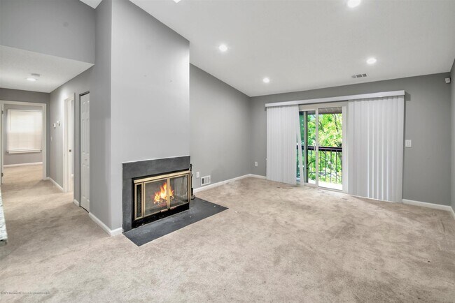 Building Photo - 442 Danbury Ln