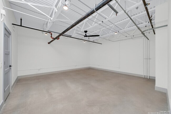 Foto del edificio - 215 Coca-Cola Pl