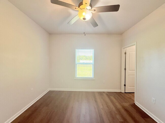 Foto del edificio - Spacious 2-Bedroom Duplex