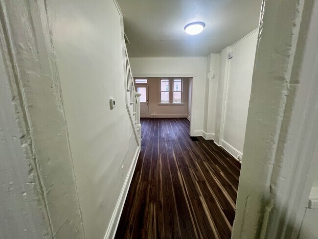 Foto del edificio - 462 S Christian St