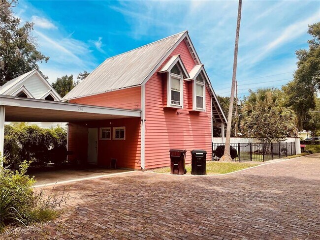 Foto del edificio - 754 N Westmoreland Dr