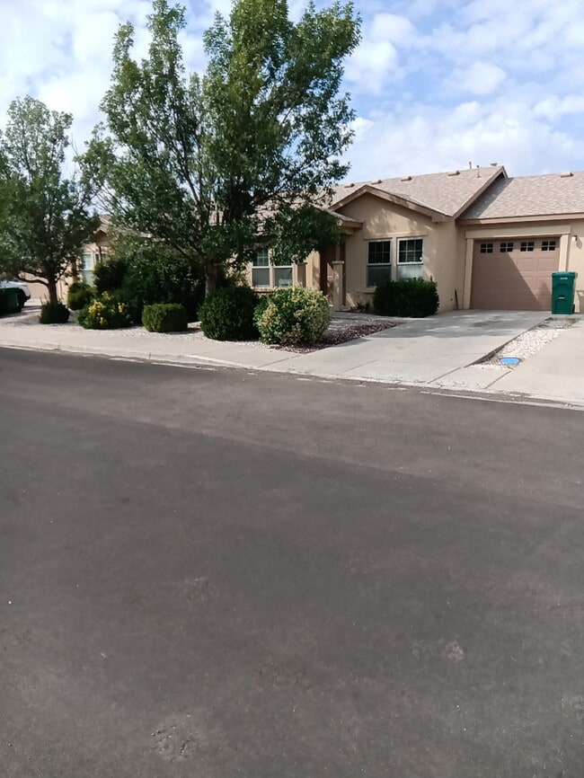 Building Photo - 2311 N Mulberry Ln