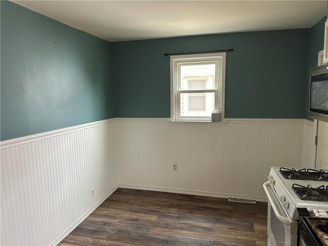 Building Photo - 846 S 25th St