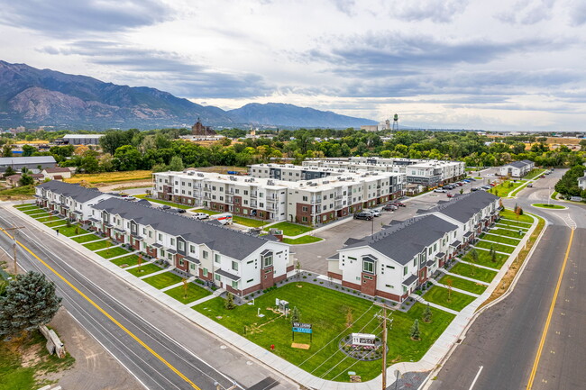 Foto del edificio - 11 West Apartments & Townhomes