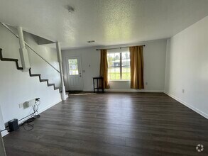 Building Photo - 76 Glenbrook Dr
