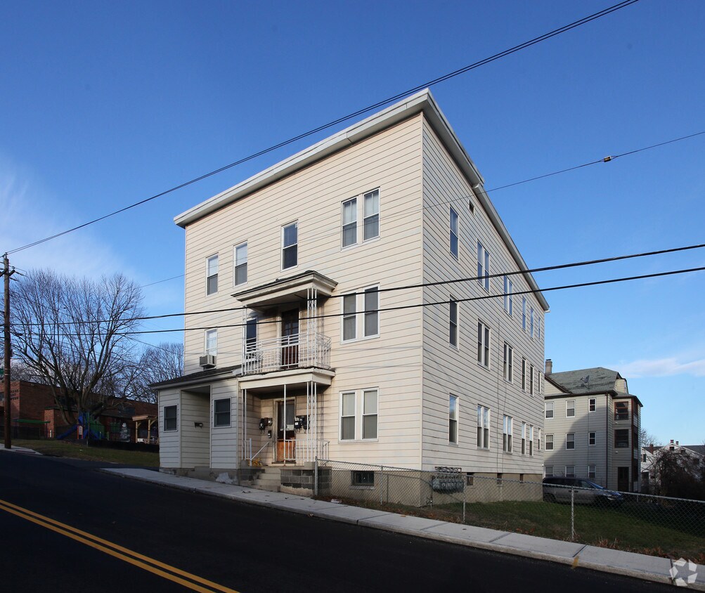 Primary Photo - 122-124 Sunnyside Ave