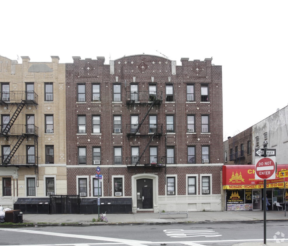 Building Photo - 3409 14th Ave