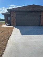 Building Photo - 1309 Brooks Dr