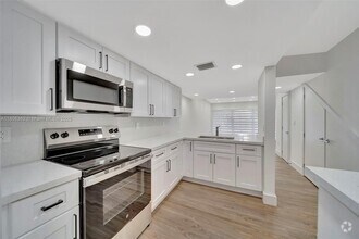 Building Photo - 245 NW 109th Ave