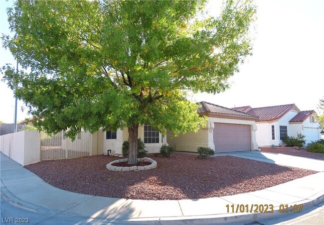 Foto del edificio - 991 Hidden Meadow Ave