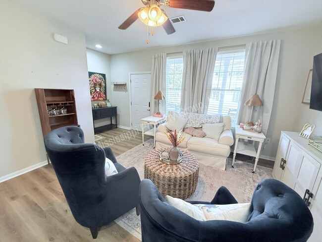 Building Photo - 3BR/3BA For Rent