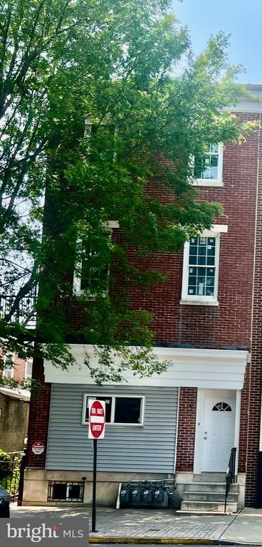 Foto principal - 625 DeKalb St