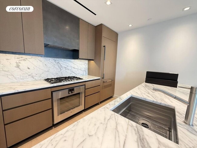 Foto del edificio - 555 W 22nd St