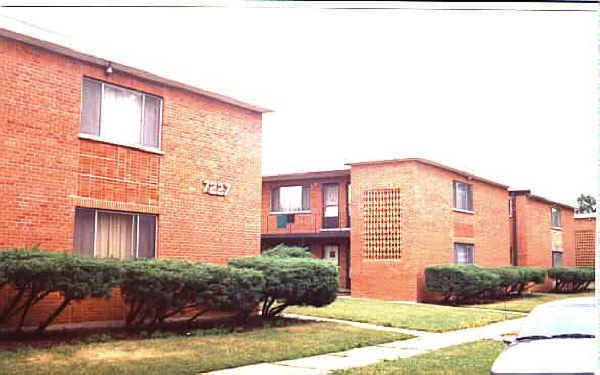 Building Photo - Summit Court Apartments