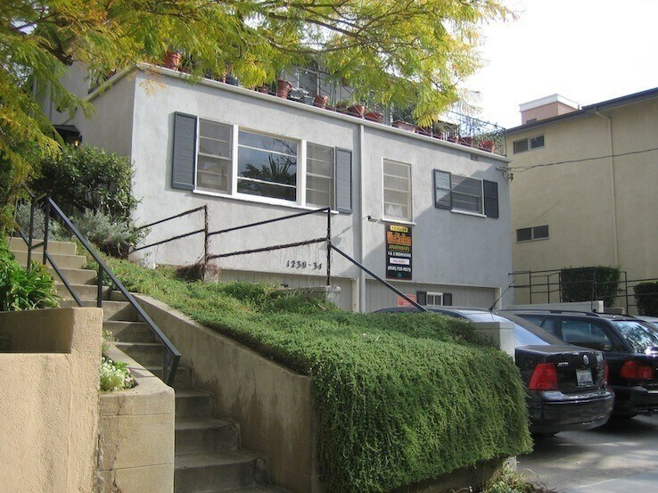 Foto principal - 1230 McClellan Dr