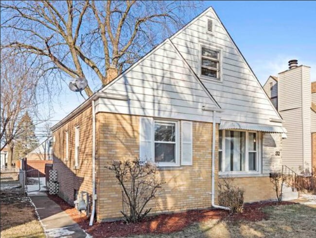 Foto del edificio - 32 166th Pl