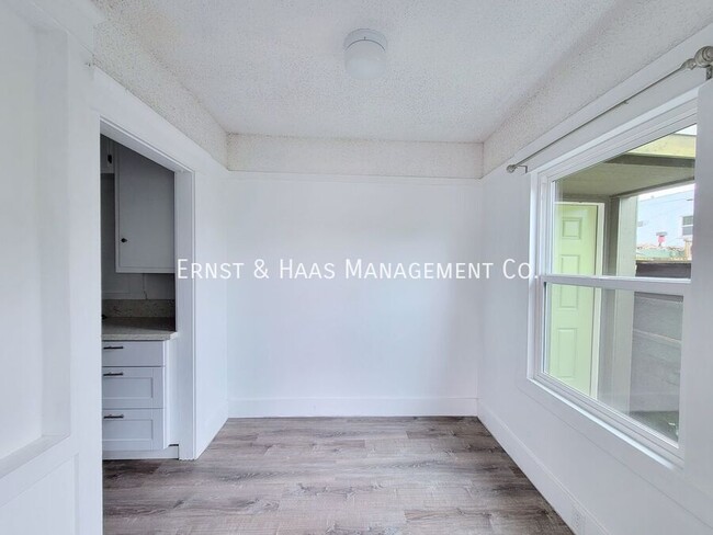 Foto del edificio - 906 1/2 Dawson Ave-