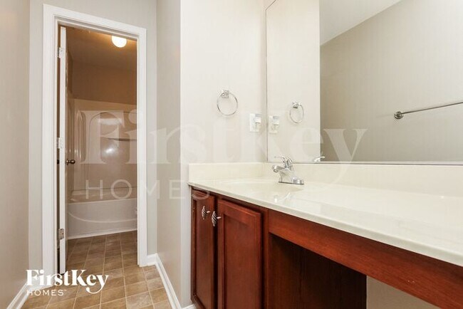 Foto del edificio - 7671 W Berkeley Rd