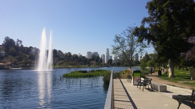 Building Photo - 1828-1828 Montrose St