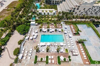 Building Photo - 2301 Collins Ave