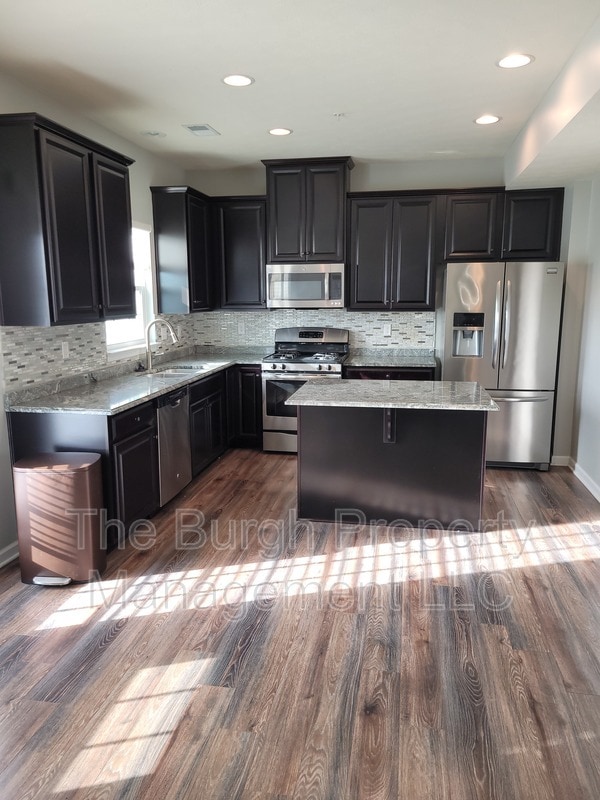 Building Photo - 335 Arrowwood Ln