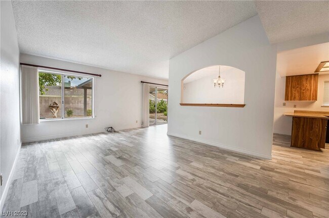 Building Photo - 6812 W Waterhen Cir