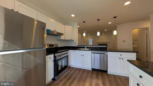 Foto del edificio - 18730 Martins Landing Dr