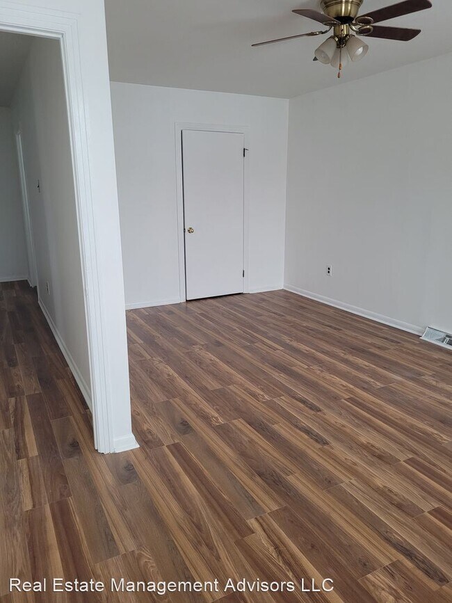 Building Photo - 3 br, 1 bath House - 3947-3949 Wyalusing Ave.