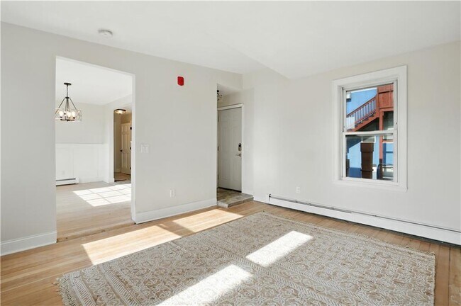 Building Photo - 108 Spruce St