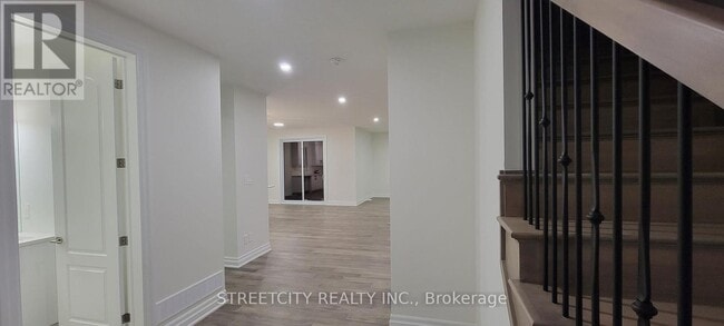 Building Photo - 2520 Buroak Dr