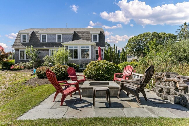 Foto del edificio - 3 br, 3 bath House - 726 S Main St