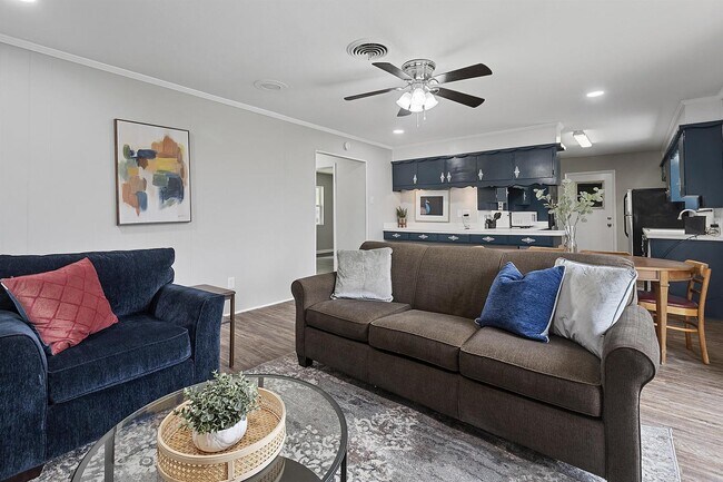 Foto del edificio - Bright & spacious 6-bedroom retreat in Ben...