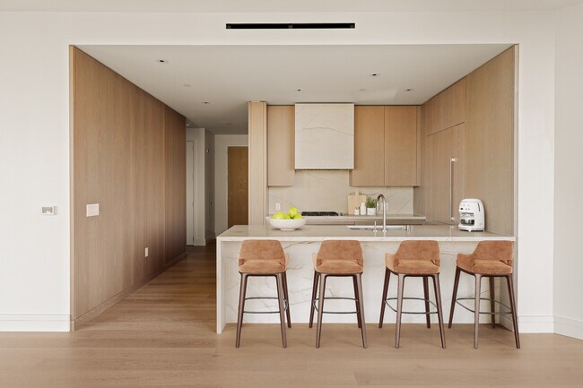 Foto del edificio - 211 Elm Ct