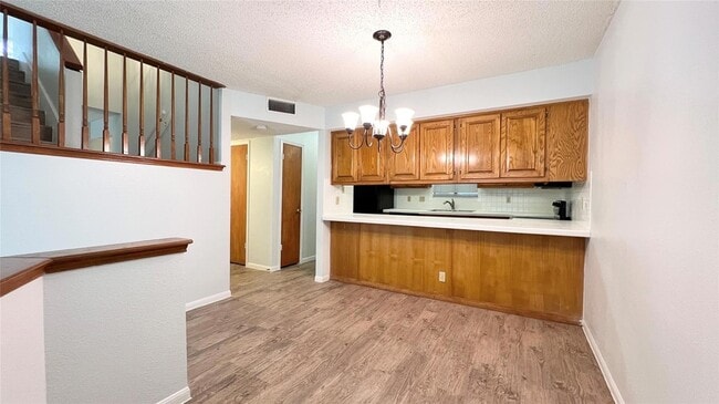 Building Photo - 9201 Simmons Rd