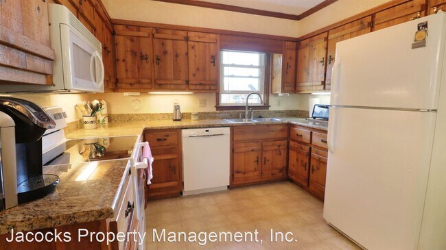 Building Photo - 3 br, 2 bath House - 813 Foster Avenue