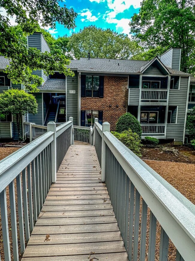 Foto del edificio - 2 bed/2 bath condo in great Roswell location