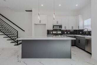 Building Photo - 6732 Goforth St