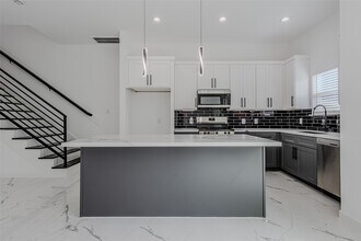 Building Photo - 6732 Goforth St