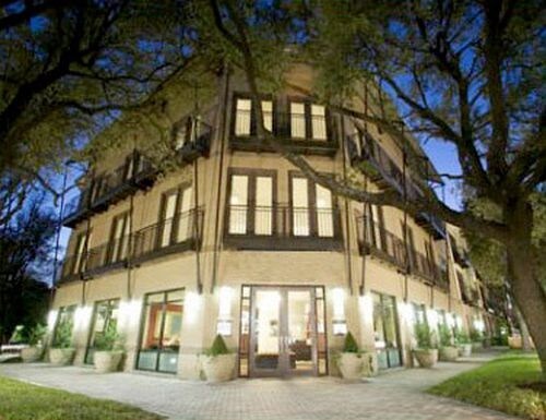 Foto del edificio - 2819 N Fitzhugh Ave