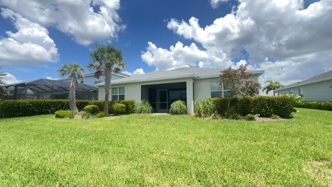 Building Photo - Babcock Ranch Rental 3/3 with a Den and 3 ...