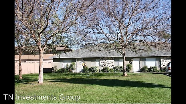 Building Photo - 1235-1235 Sharon Cir