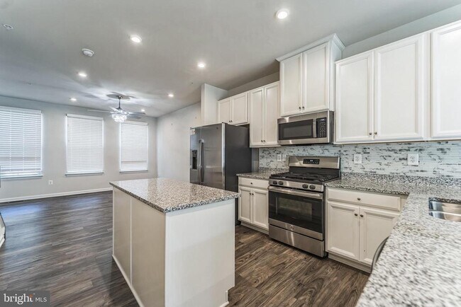Foto del edificio - 3109 Potters Hill Rd