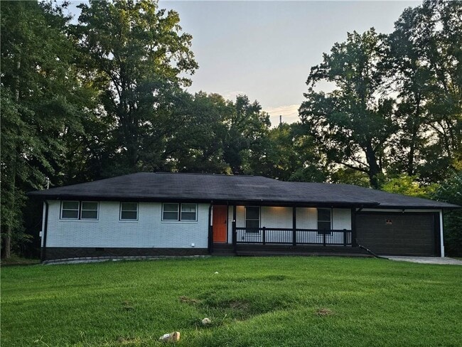 Building Photo - 1931 Shepherd Cir SW