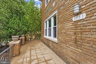 Building Photo - 3551 Hertford Pl NW