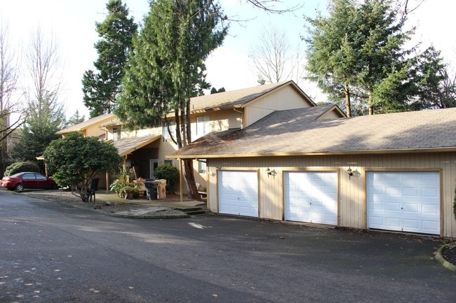 Building Photo - Tualatin 4-Plex