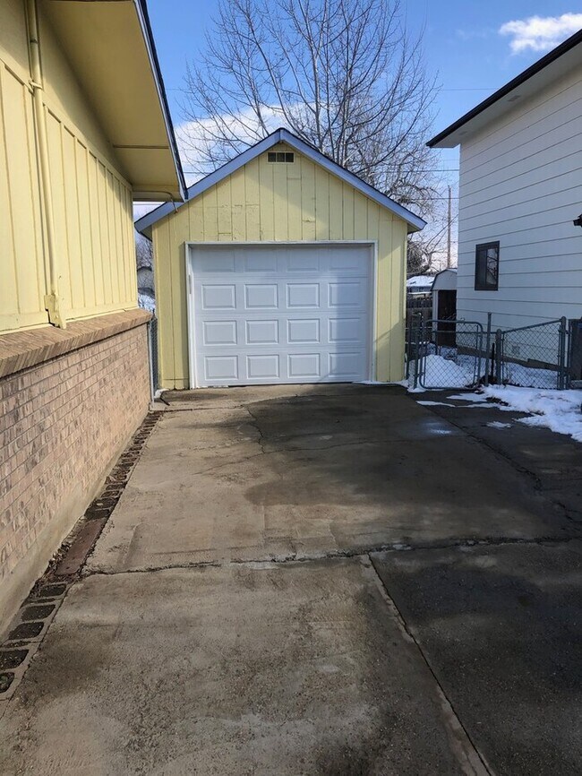 Foto del edificio - Large 3 Bedroom, 1 Bath Ranch Style Home in South Loveland, CO