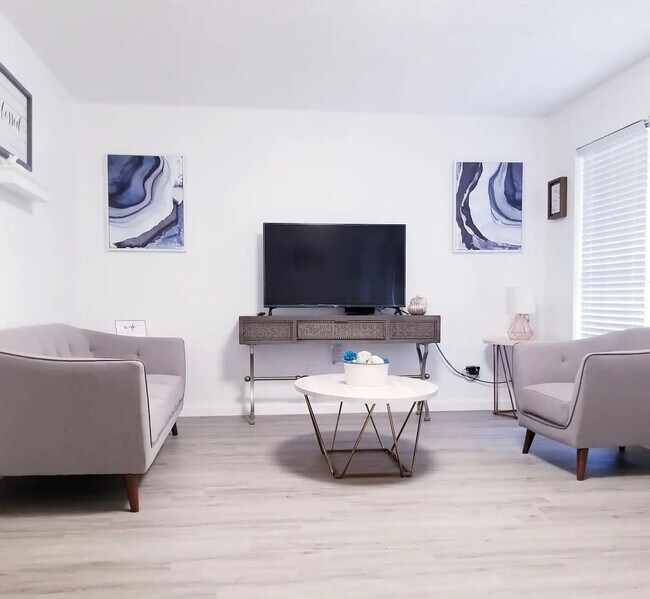 Building Photo - 12888 Montfort Dr