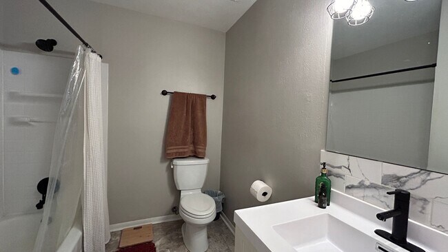 Foto del edificio - 3 Bedroom 1.5 bath House