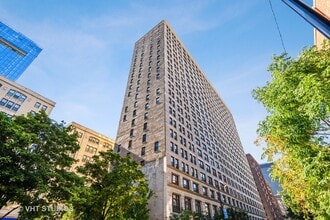 Building Photo - 600 S Dearborn St